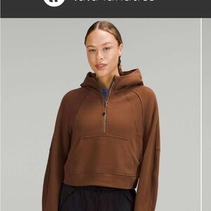 Lululemon Scuba Oversized Half-Zip Hoodie
Roasted Brown. M/L